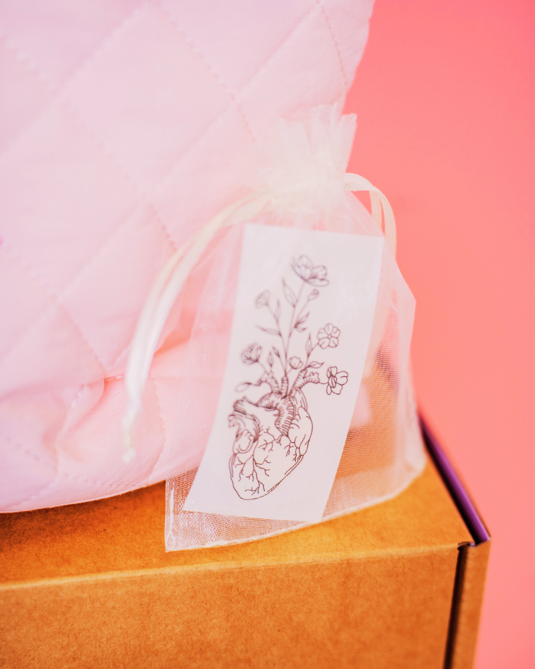 Месечна абонаментна книжна кутия