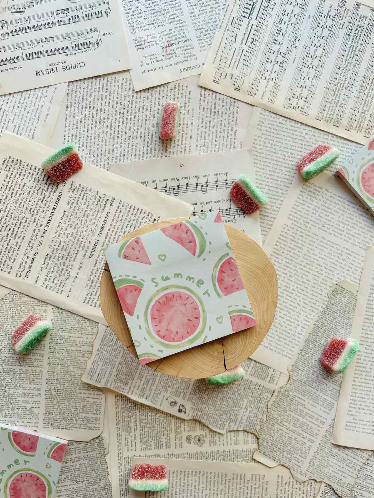 Месечна абонаментна книжна кутия