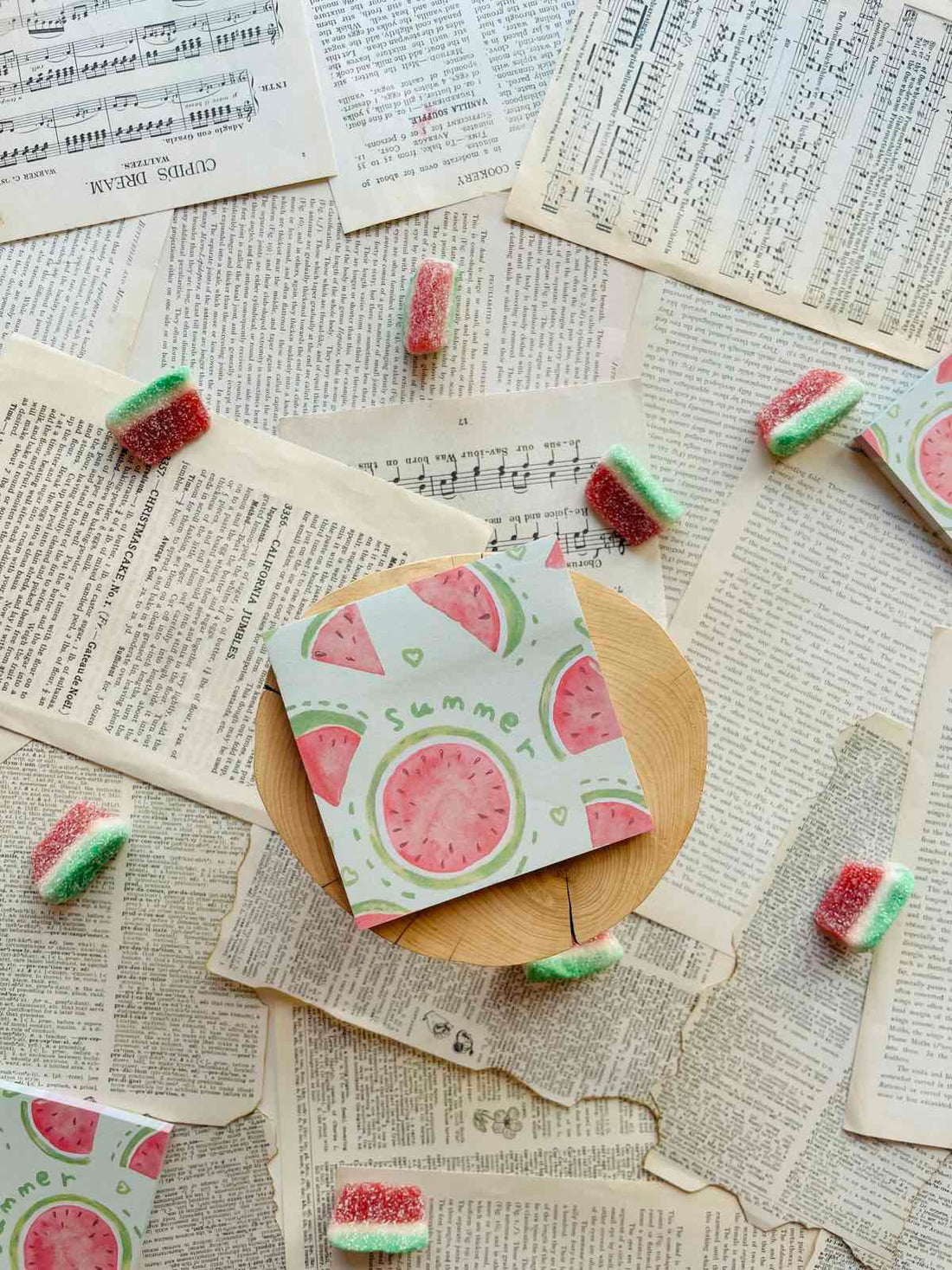 Месечна абонаментна книжна кутия