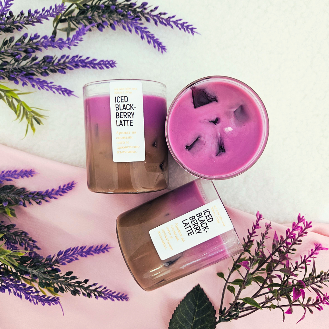 🍓 Соева свещ с аромат Iced Blackberry Latte