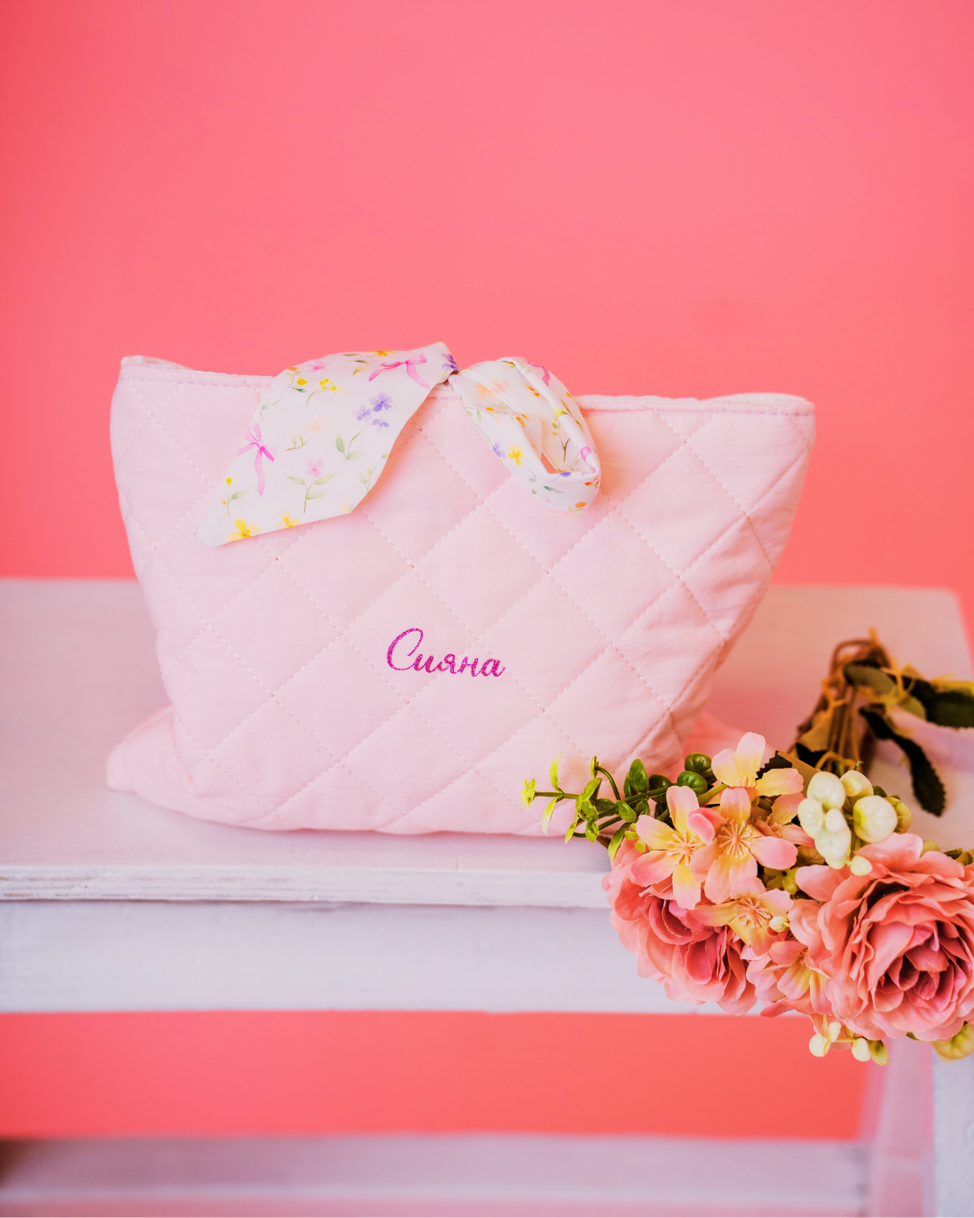 Месечна абонаментна книжна кутия