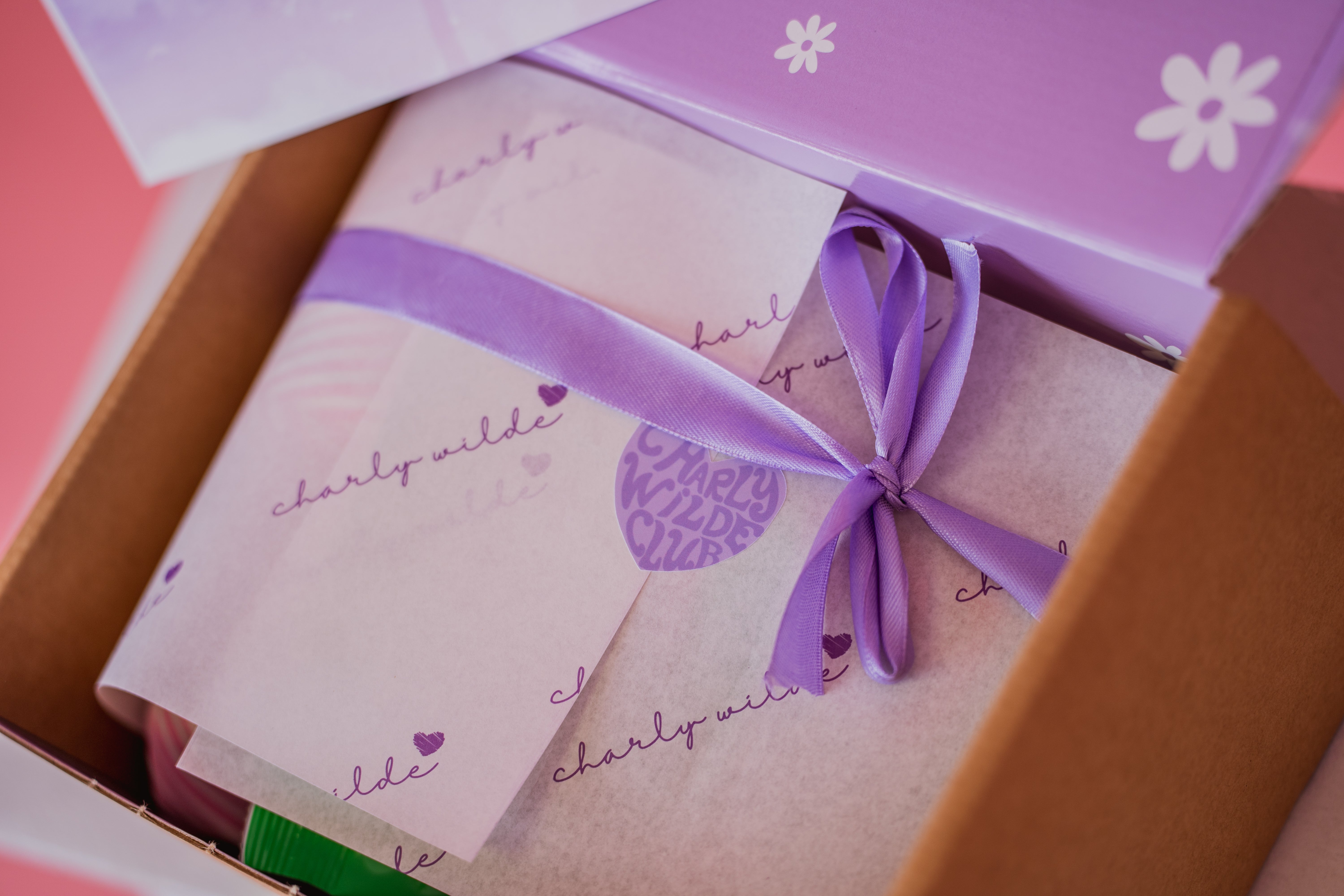 Месечна абонаментна книжна кутия