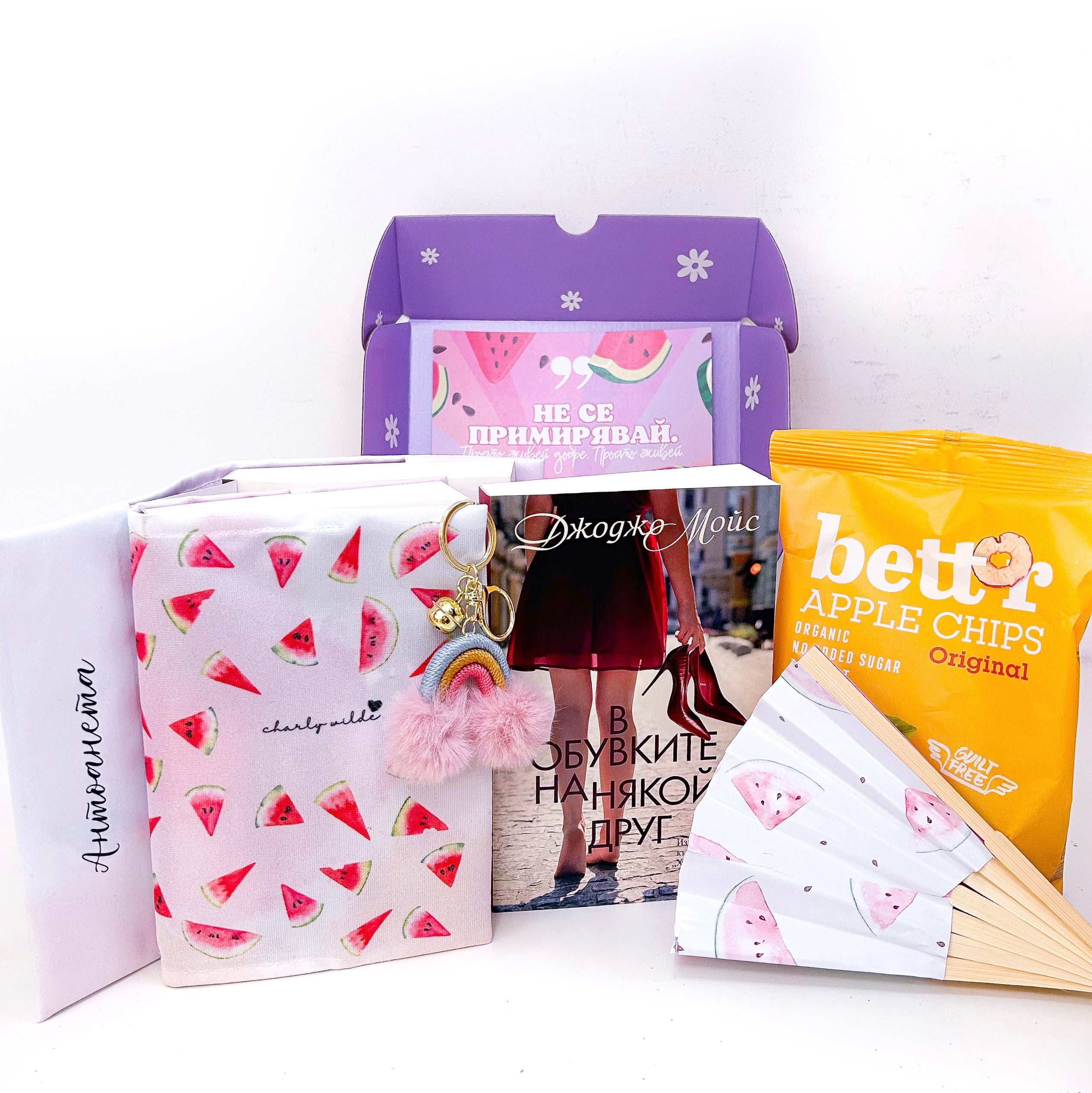 Месечна абонаментна книжна кутия