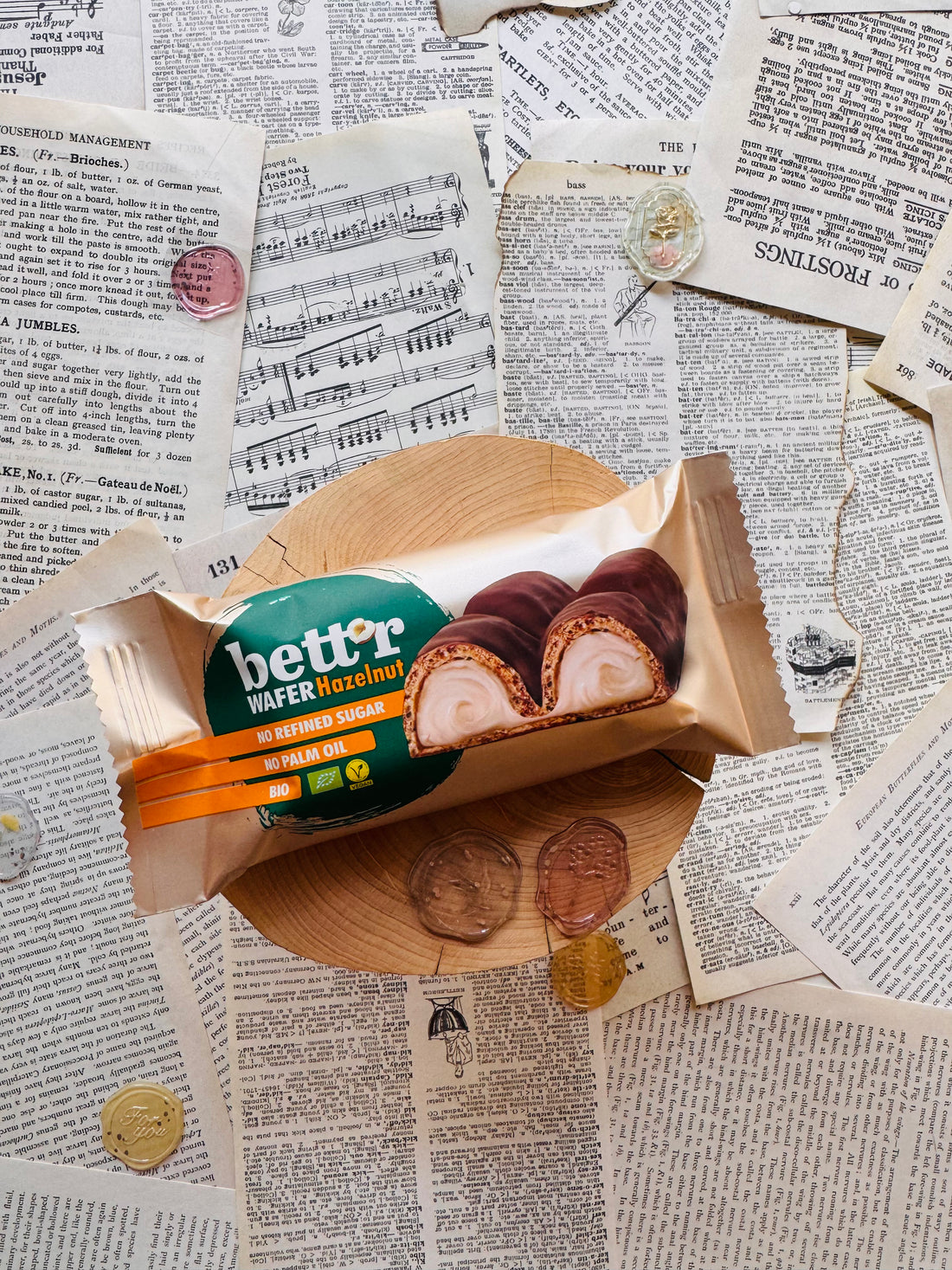 Месечна абонаментна книжна кутия