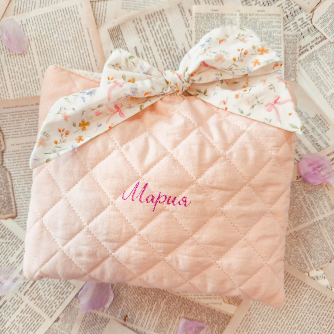 Месечна абонаментна книжна кутия