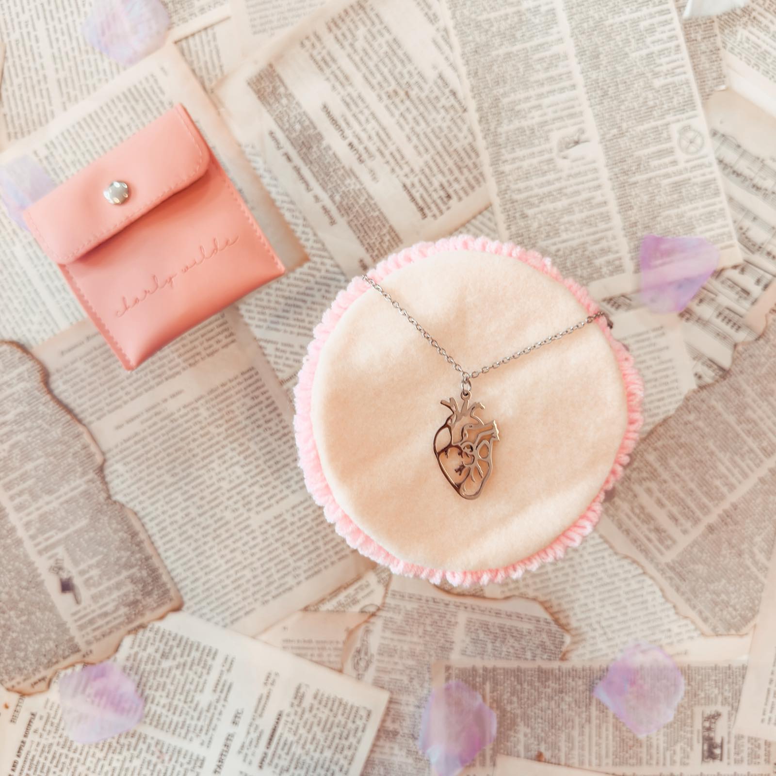 Месечна абонаментна книжна кутия