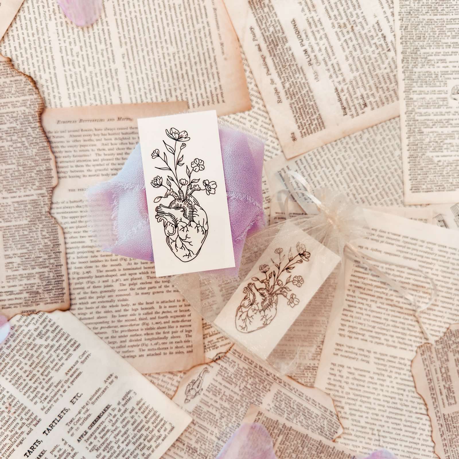 Месечна абонаментна книжна кутия